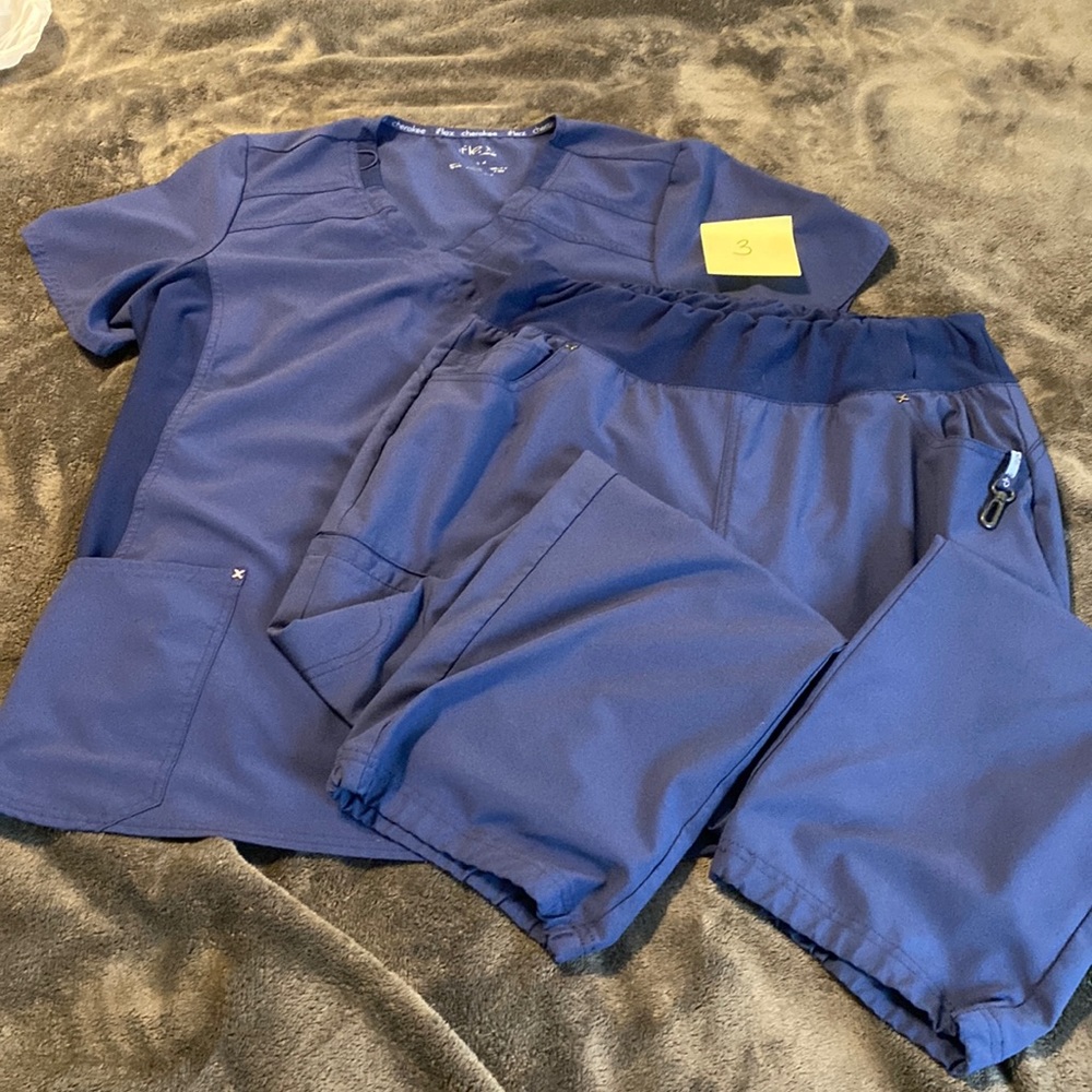 Cherokee i flex navy scrub set large